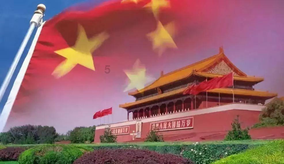 5球惨败，76岁霍奇森场边呆立望着来客场支持自己的球迷